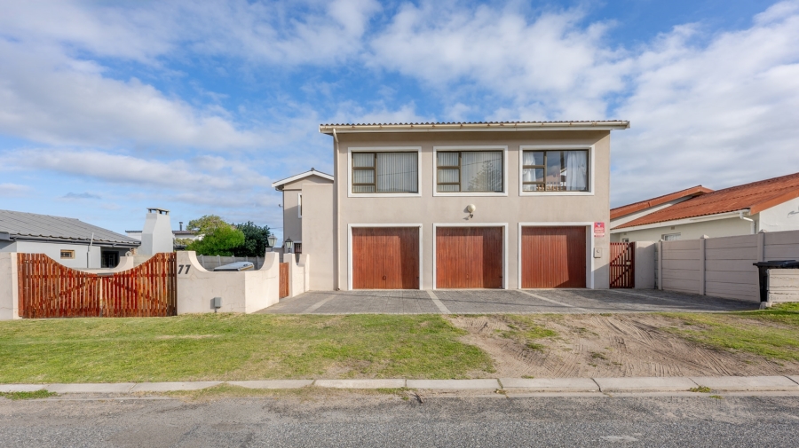 To Let 5 Bedroom Property for Rent in Agulhas Western Cape